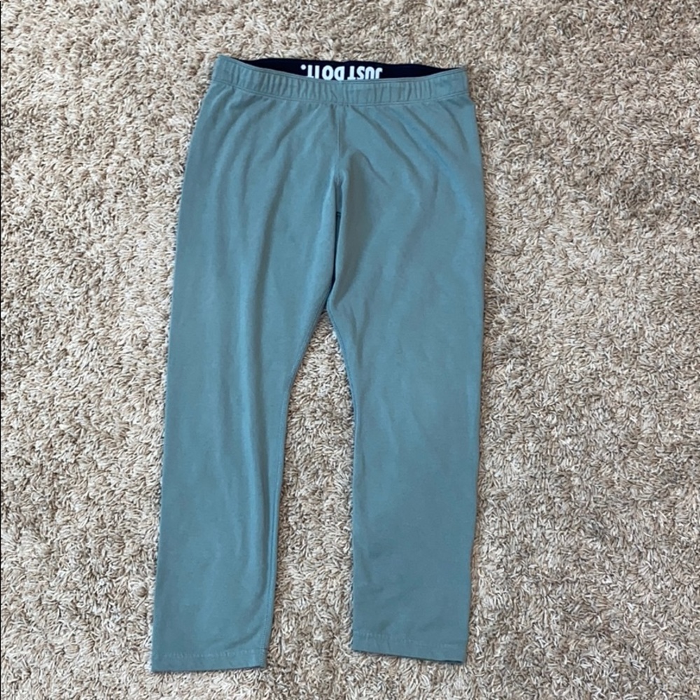 nike crop leggings